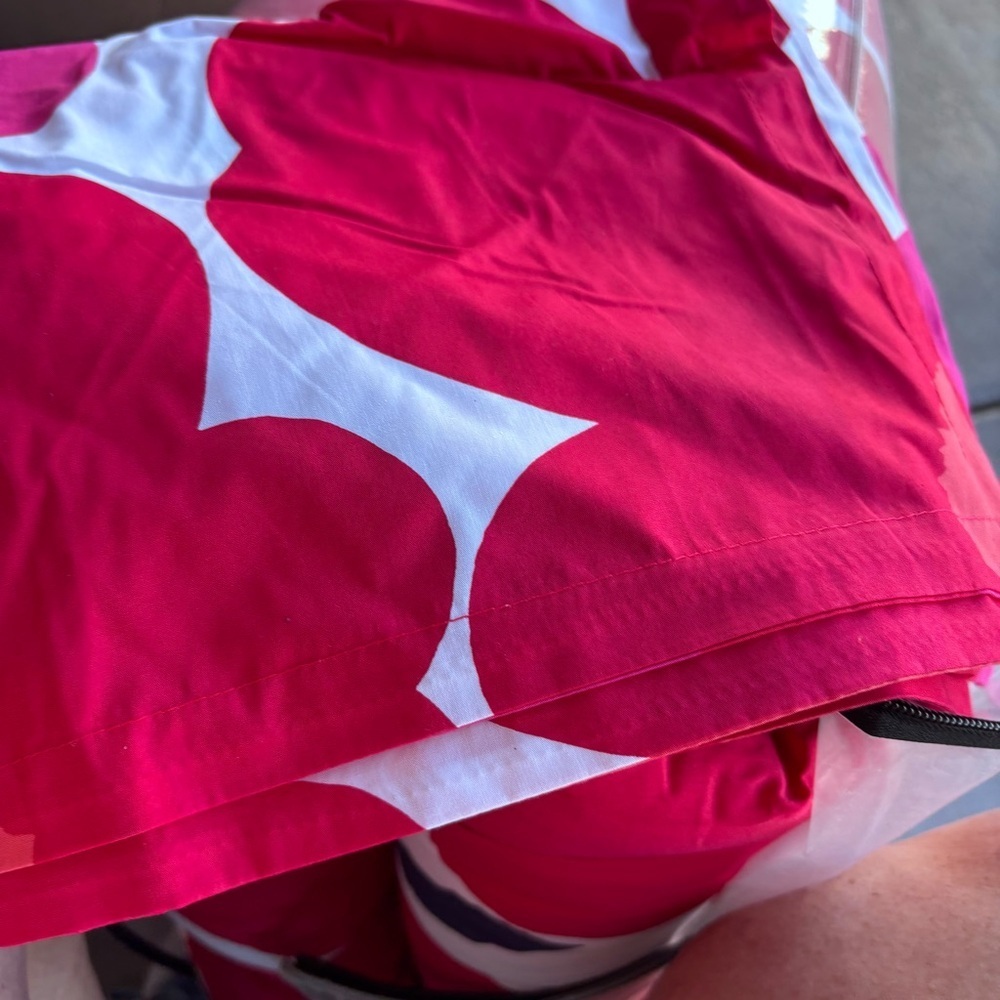 Marimekko Unikko Red Comforter Set - Full - Queen
Cotton, Percale Cotton - Picture 9 of 12